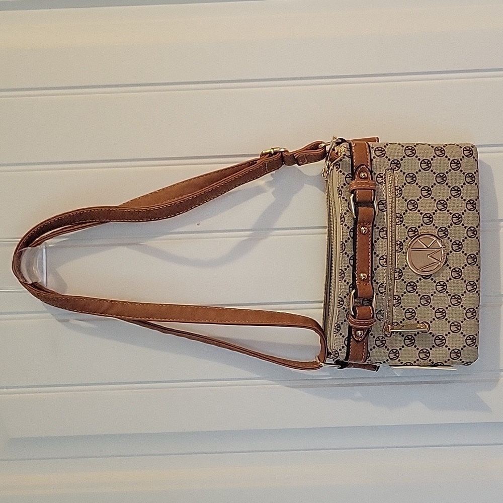 Wendy Keen Crossbody purse.Double zippered pockets New.